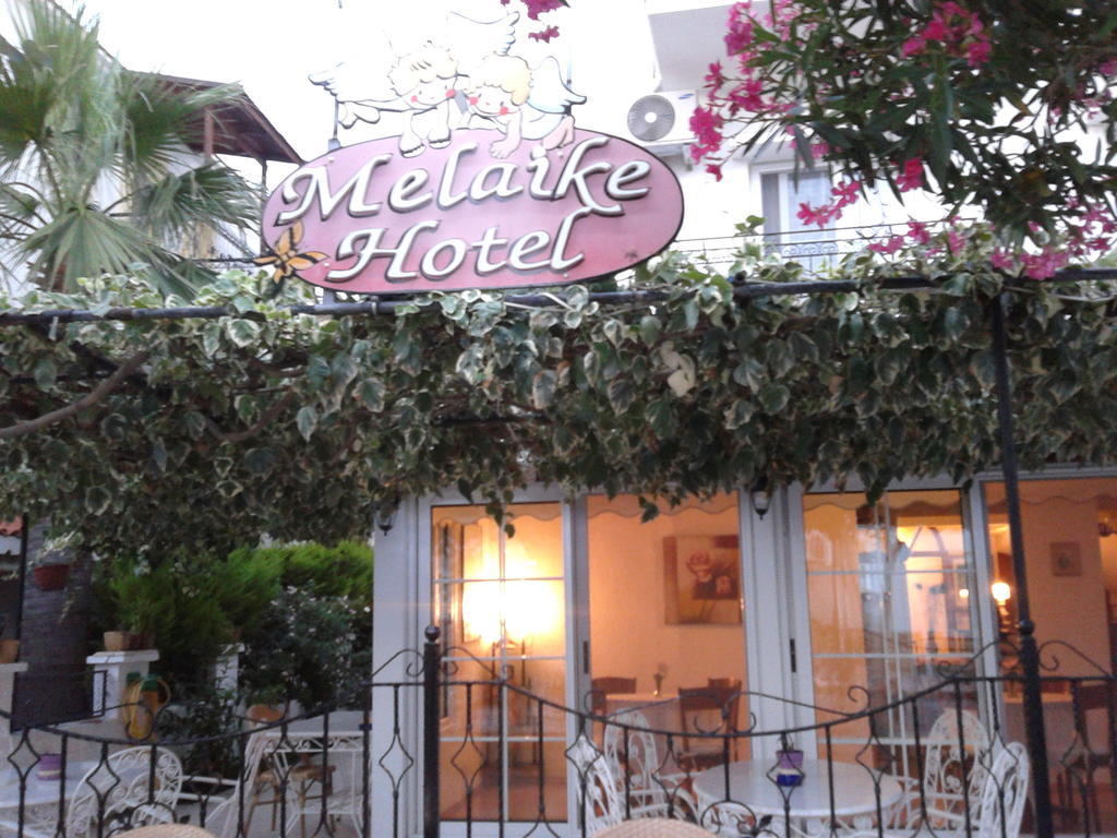 Melaike Hotel Foca Exterior photo